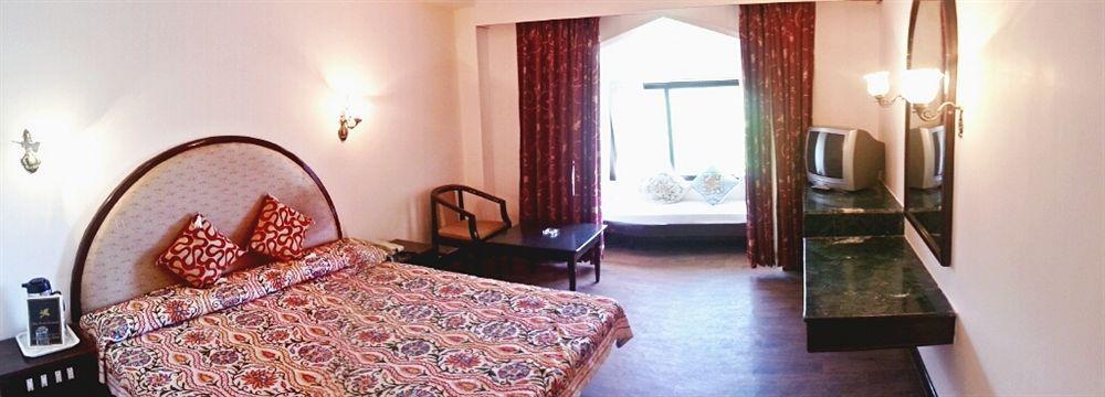 Royal Jardin Whistling Pines Resort Shimla Luaran gambar