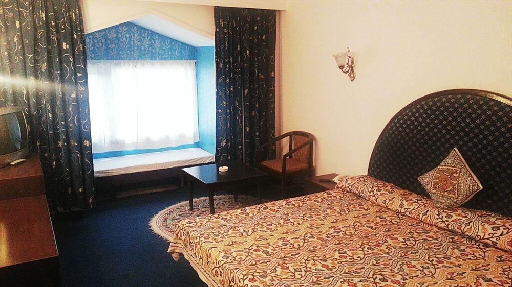 Royal Jardin Whistling Pines Resort Shimla Luaran gambar