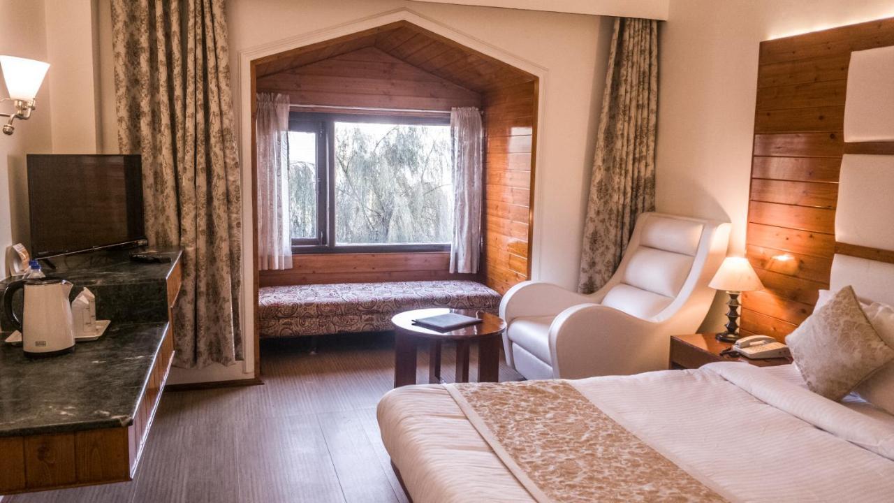 Royal Jardin Whistling Pines Resort Shimla Luaran gambar